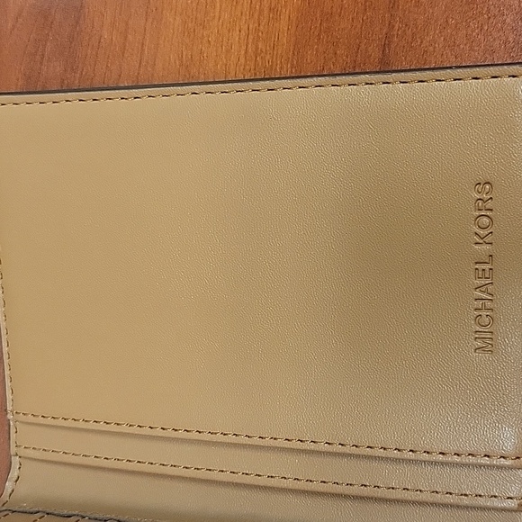 Michael Kors Passport Holder - Picture 3 of 4